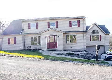 1378 Robbins Station Rd, Irwin, PA 15642