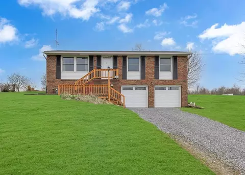 107 Goehring Ln, Beaver Falls, PA 15010