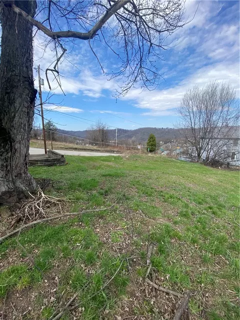 547 Summit Ave, Monessen, PA 15062