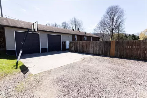 842 Anderson St, Confluence, PA 15424