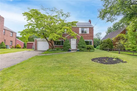 222 Glenview Dr, New Kensington, PA 15068
