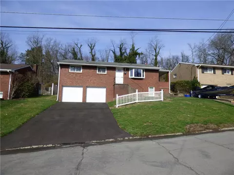 745 Shadyside Dr, West Mifflin, PA 15122
