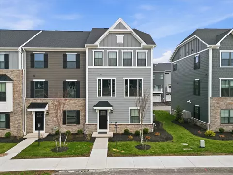 117 Mossy Oak Dr, Coraopolis, PA 15108