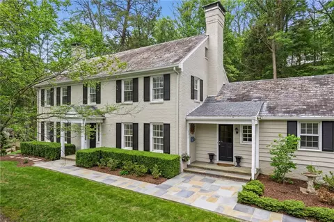 661 Canterbury Ln, Sewickley, PA 15143