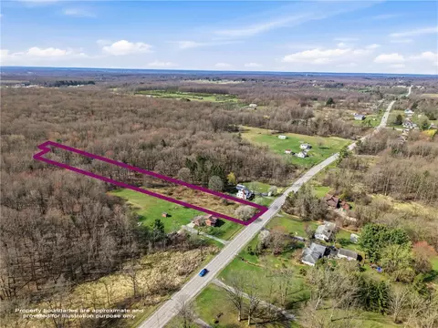 View/Area - 7096 E State St, Hermitage, PA 16148 photo 5 of 14