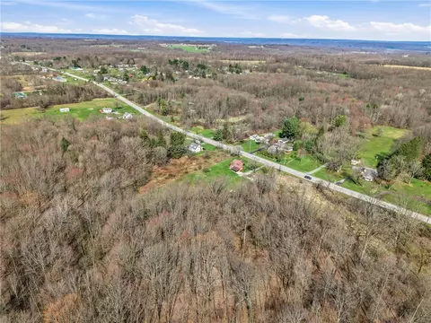 View/Area - 7096 E State St, Hermitage, PA 16148 photo 8 of 14