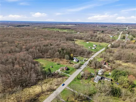 View/Area - 7096 E State St, Hermitage, PA 16148 photo 6 of 14