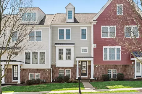 1321 Village Ln, Bridgeville, PA 15017