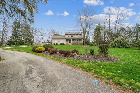 807 Cochran Dr, Greensburg, PA 15601