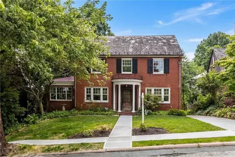 811 W Monroe Cir, Pittsburgh, PA 15229