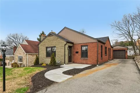 300 Patricia Dr, Ellwood City, PA 16117