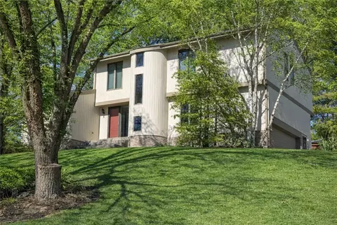 227 Springhouse Dr, Jefferson Hills, PA 15025