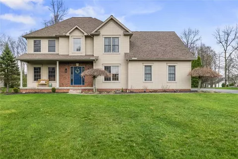 1810 Lori Ln, Hermitage, PA 16148