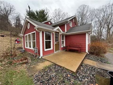 878 Bocktown Rd, Crescent, PA 15046