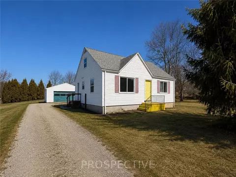 2360 Evans City Rd, Zelienople, PA 16063