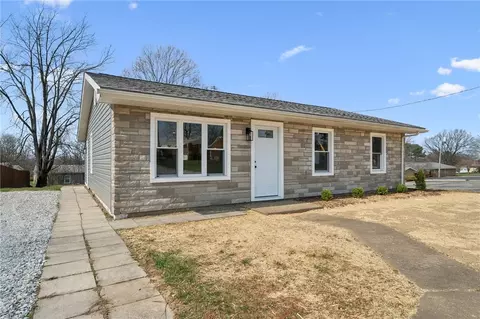 514 New Market Dr, Greensburg, PA 15601