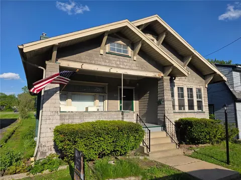 115 Woodrow Ct, Sharon, PA 16146