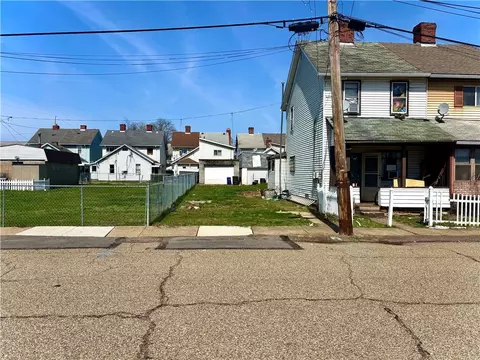 30 Ohio St, Mckees Rocks, PA 15136