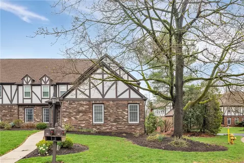 224 Allenberry Cir, Pittsburgh, PA 15234