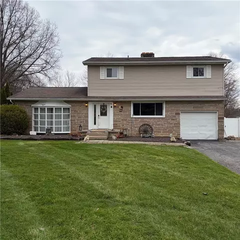 2927 Spangler Rd, Hermitage, PA 16148