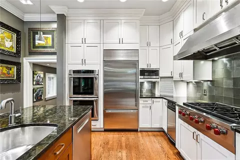 Kitchen - 400 Devonshire St, Pittsburgh, PA 15213 photo 2 of 7