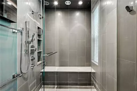 Bath - 400 Devonshire St, Pittsburgh, PA 15213 photo 4 of 8