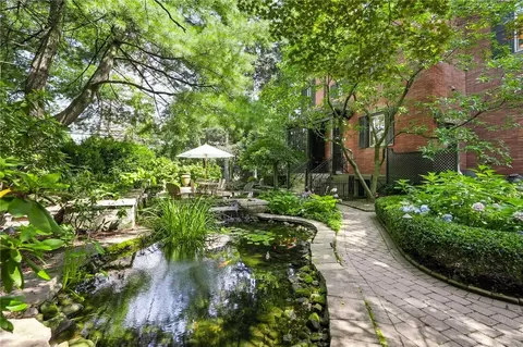 Exterior - 400 Devonshire St, Pittsburgh, PA 15213 photo 7 of 9