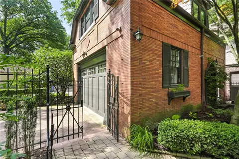 Exterior - 400 Devonshire St, Pittsburgh, PA 15213 photo 5 of 9