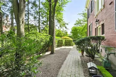 Exterior - 400 Devonshire St, Pittsburgh, PA 15213 photo 9 of 9