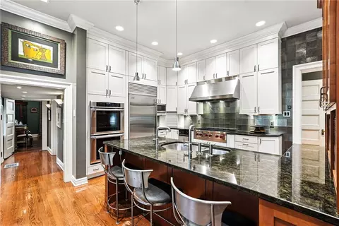 Kitchen - 400 Devonshire St, Pittsburgh, PA 15213 photo 1 of 7