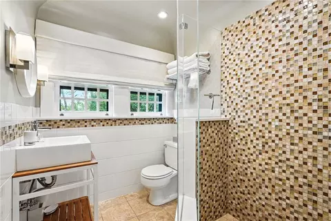 Bath - 400 Devonshire St, Pittsburgh, PA 15213 photo 8 of 8