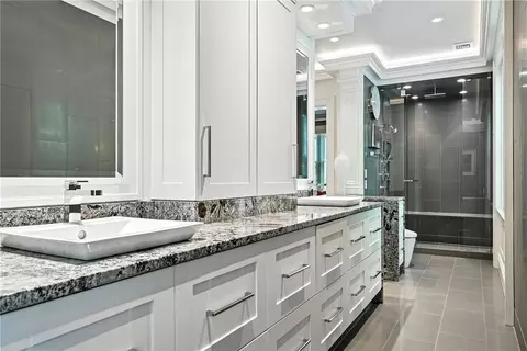 Bath - 400 Devonshire St, Pittsburgh, PA 15213 photo 3 of 8