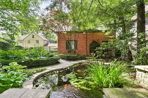 Exterior - 400 Devonshire St, Pittsburgh, PA 15213 photo 6 of 9