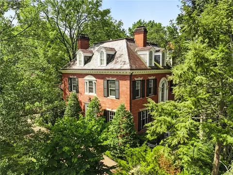 Exterior - 400 Devonshire St, Pittsburgh, PA 15213 photo 3 of 9