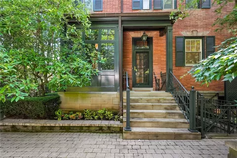 Exterior - 400 Devonshire St, Pittsburgh, PA 15213 photo 8 of 9