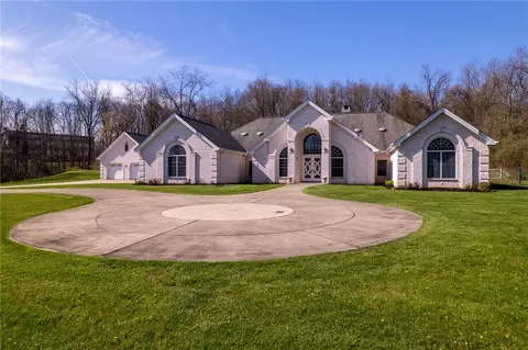 104 Angerer Rd, Canonsburg, PA 15317