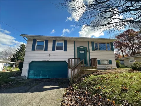 1390 Wakefield Dr, Hermitage, PA 16148