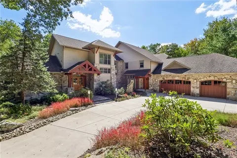 2330 S Ridge Dr, Hidden Valley, PA 15502