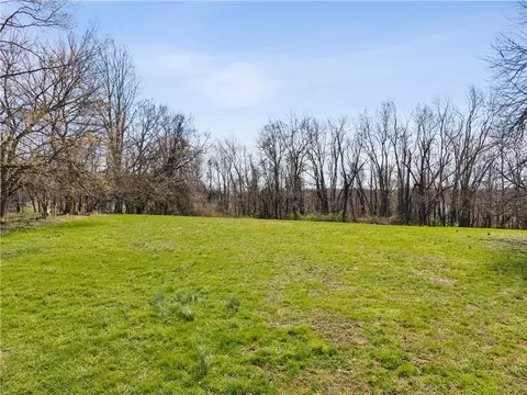 1640 Ridge Rd, Jeannette, PA 15644