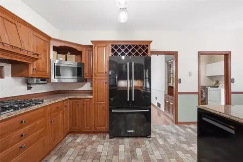Kitchen - 750 Adele Dr, Irwin, PA 15642 photo 4 of 5