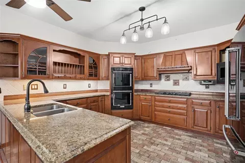 Kitchen - 750 Adele Dr, Irwin, PA 15642 photo 2 of 5