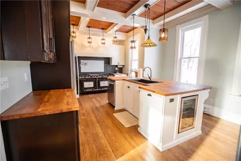 11299 Wren Dr, Irwin, PA 15642