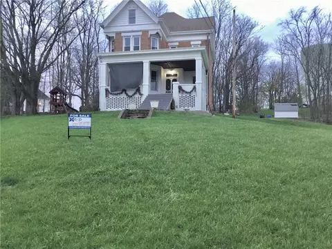 11299 Wren Dr, Irwin, PA 15642