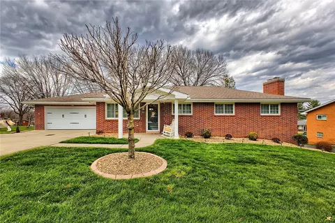 469 Hillcrest Dr, Latrobe, PA 15650