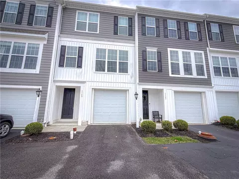 1149 Sray Ln, Bridgeville, PA 15017
