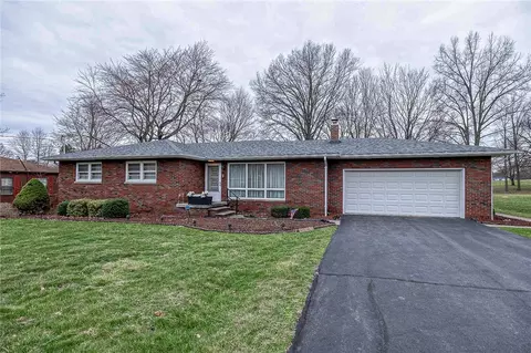 1913 Brigadoon Ln, New Castle, PA 16101