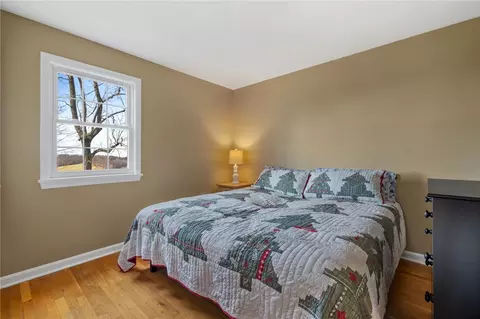 Bedroom - 101 Hamtom Rd, Eighty Four, PA 15330 photo 6 of 9