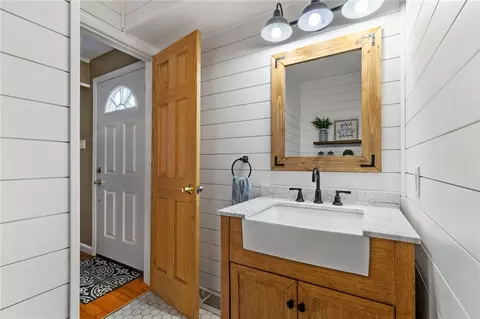 Bath - 101 Hamtom Rd, Eighty Four, PA 15330 photo 1 of 3