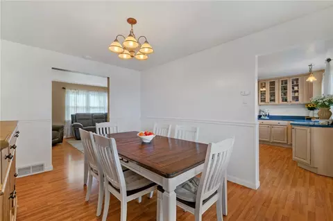 Dining - 101 Hamtom Rd, Eighty Four, PA 15330 photo 2 of 3