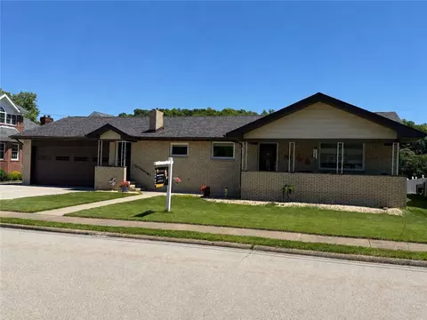 458 Bow St, Stockdale, PA 15483